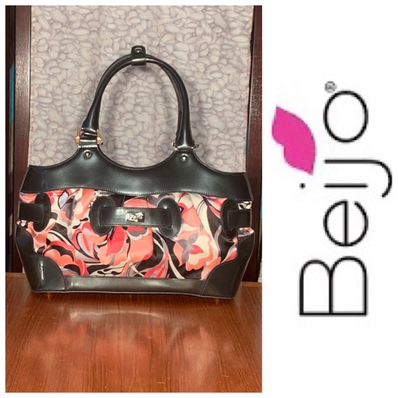 Beijo Couture patent leather and floral bag. - Picture 1 of 16